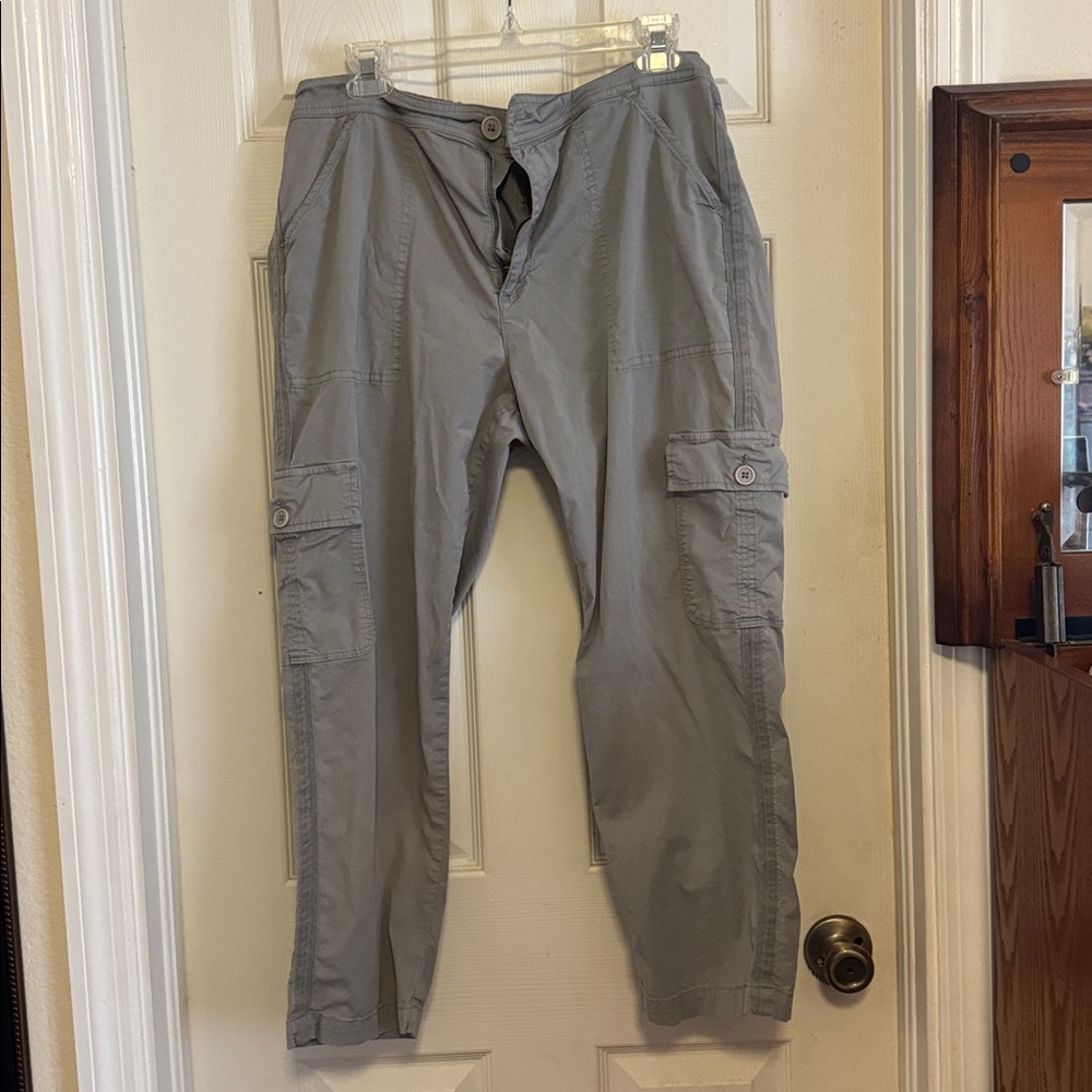 Gray Ankle Cargo Pants